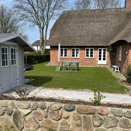 Holiday home Letj Lindguard