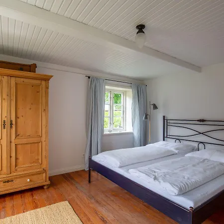 Holiday home Letj Lindguard *